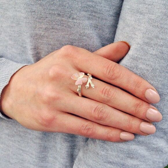 Minimalist 925 Sterling Silver resting Butterfly Wrap Ring Unique Statement Ring - Picture 9 of 10